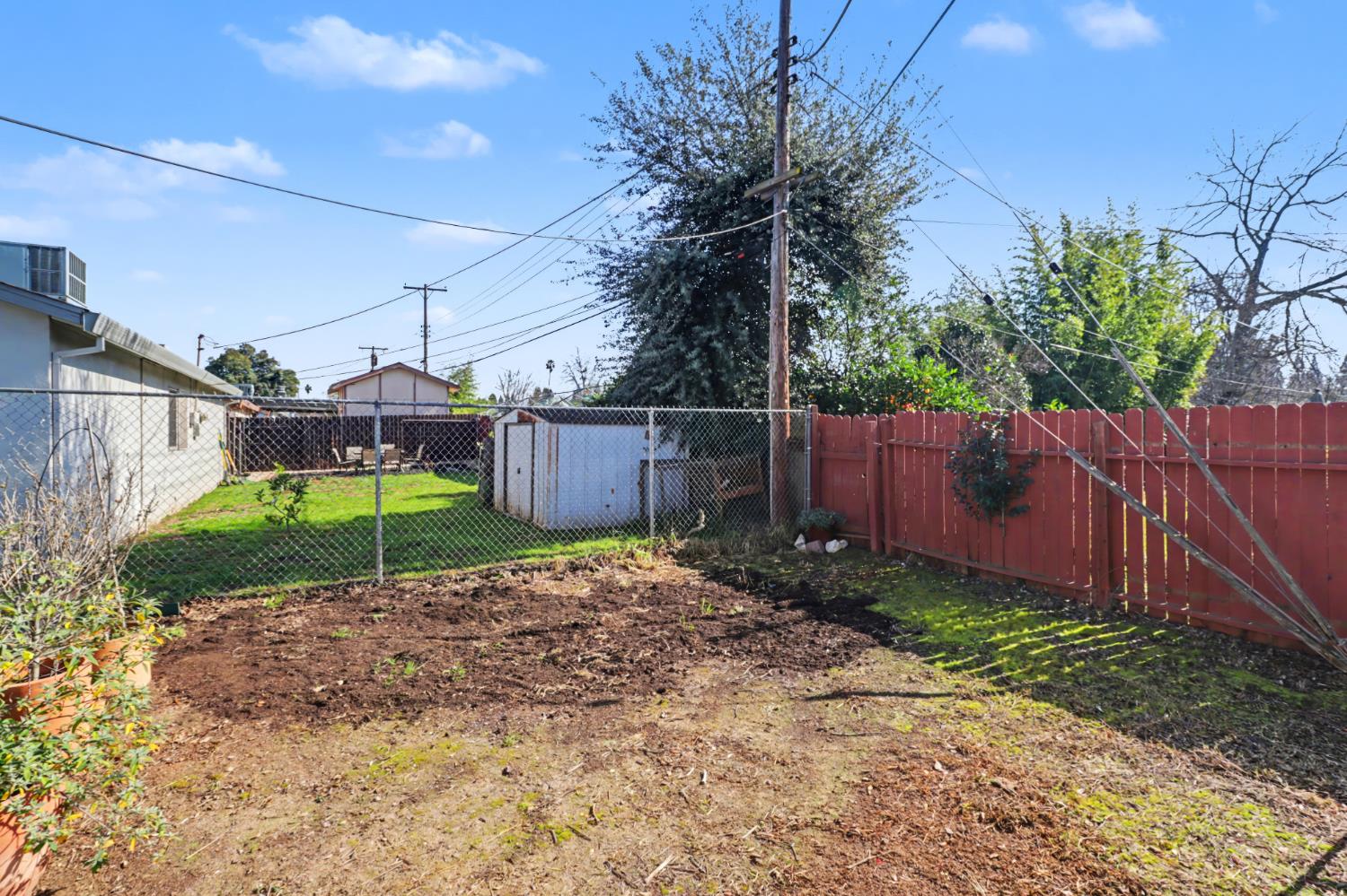 10500 Spaulding Way Rancho Cordova, CA 95670 - Photo 32 of 39 a green field covered with trees
