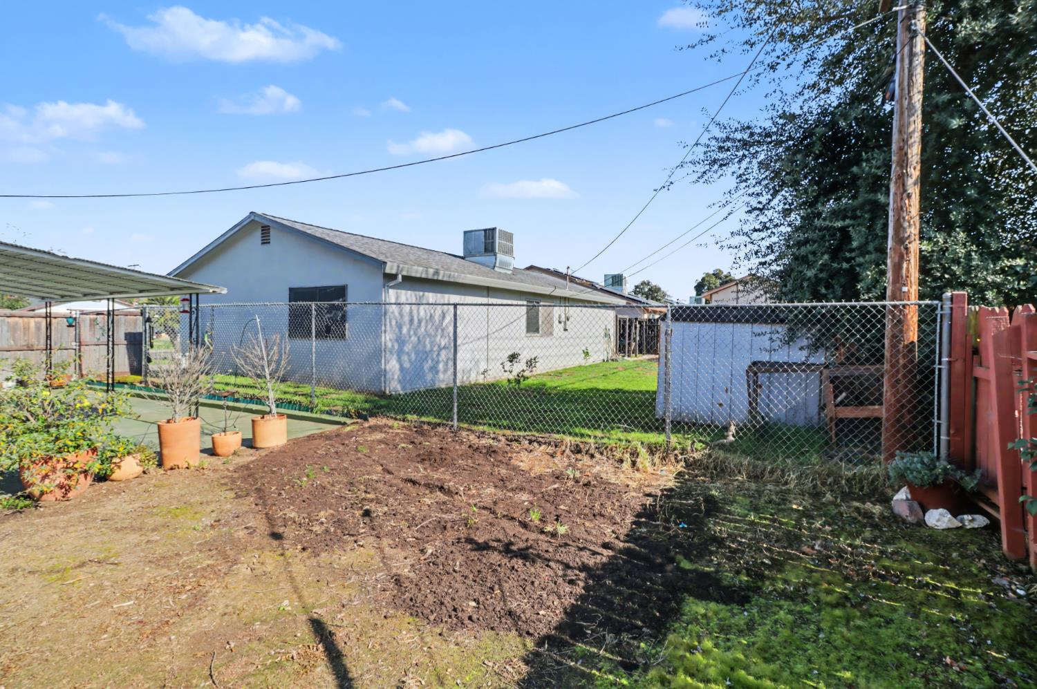 10500 Spaulding Way Rancho Cordova, CA 95670 - Photo 33 of 39 a view of a house with a yard