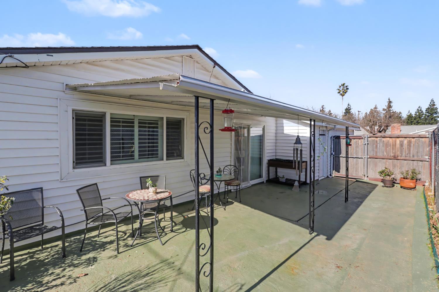 10500 Spaulding Way Rancho Cordova, CA 95670 - Photo 34 of 39 a backyard of a house with outdoor seating