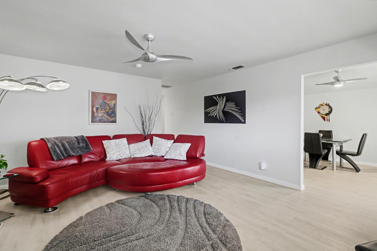 10500 Spaulding Way Rancho Cordova, CA 95670 - Photo 7 of 39 a living room with furniture