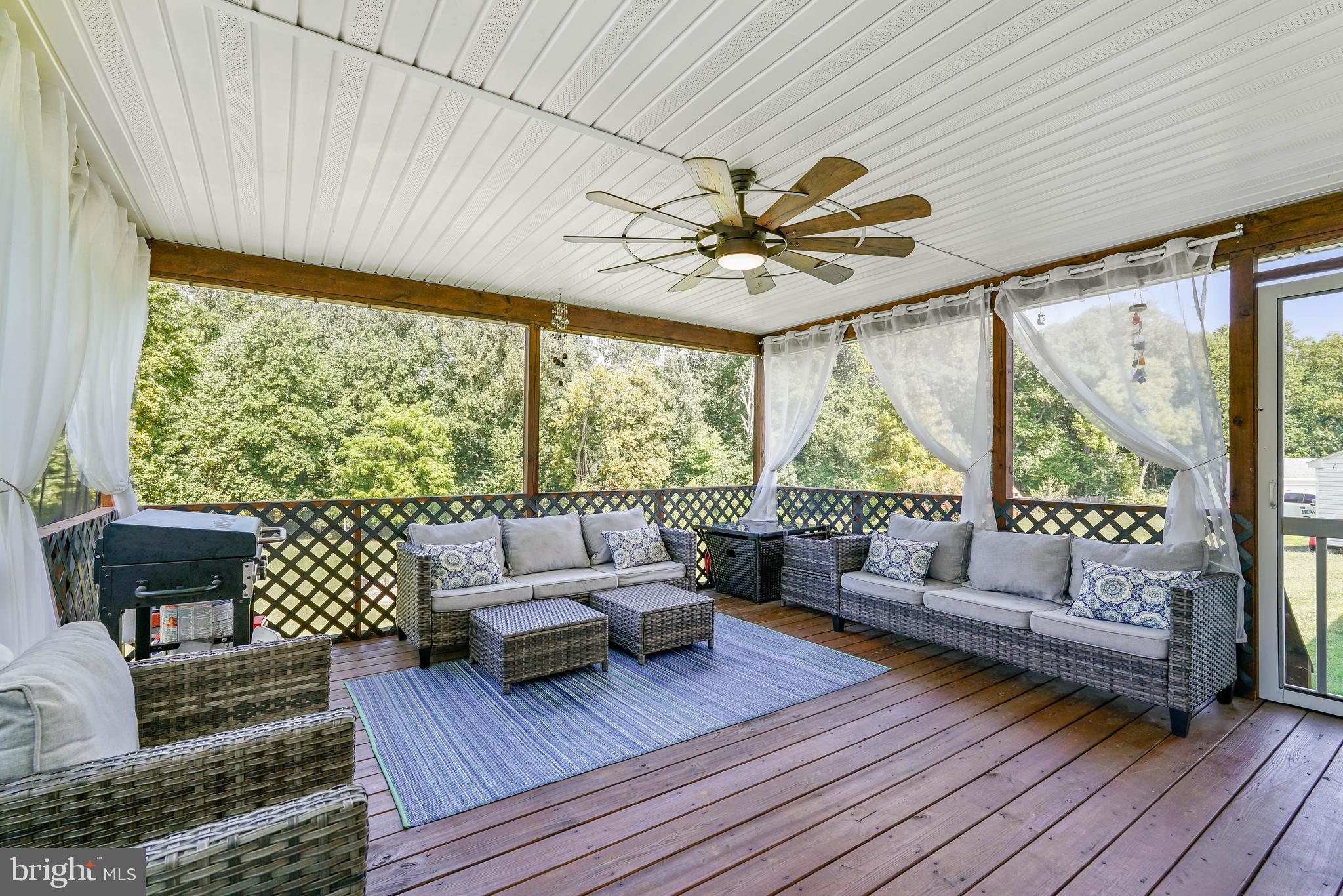 83 Trent Road Elkton, MD 21921 - Photo 29 of 36 Screened in porch