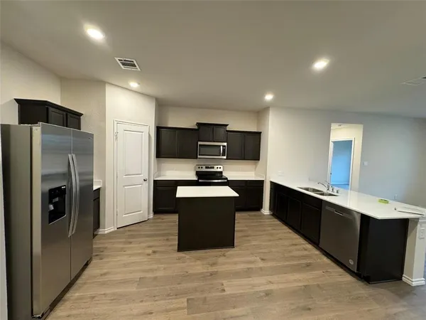 $2,390 | 2335 Gardenia Lane, Pilot Point, TX 76258