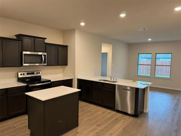 $2,390 | 2335 Gardenia Lane, Pilot Point, TX 76258