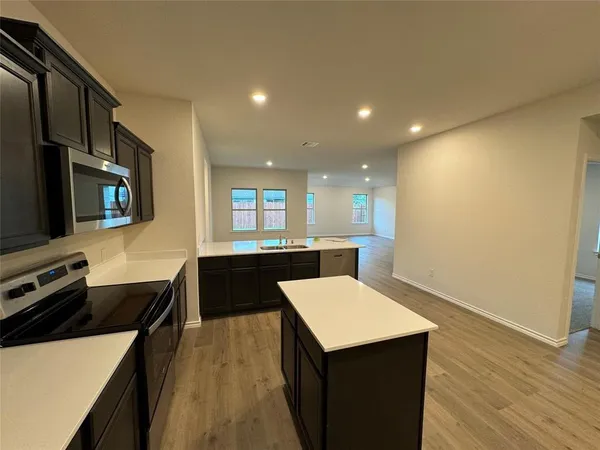 $2,390 | 2335 Gardenia Lane, Pilot Point, TX 76258