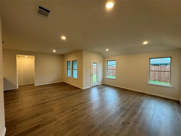 $2,390 | 2335 Gardenia Lane, Pilot Point, TX 76258