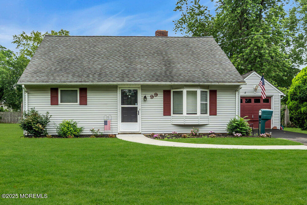 99 Roosevelt Cir East