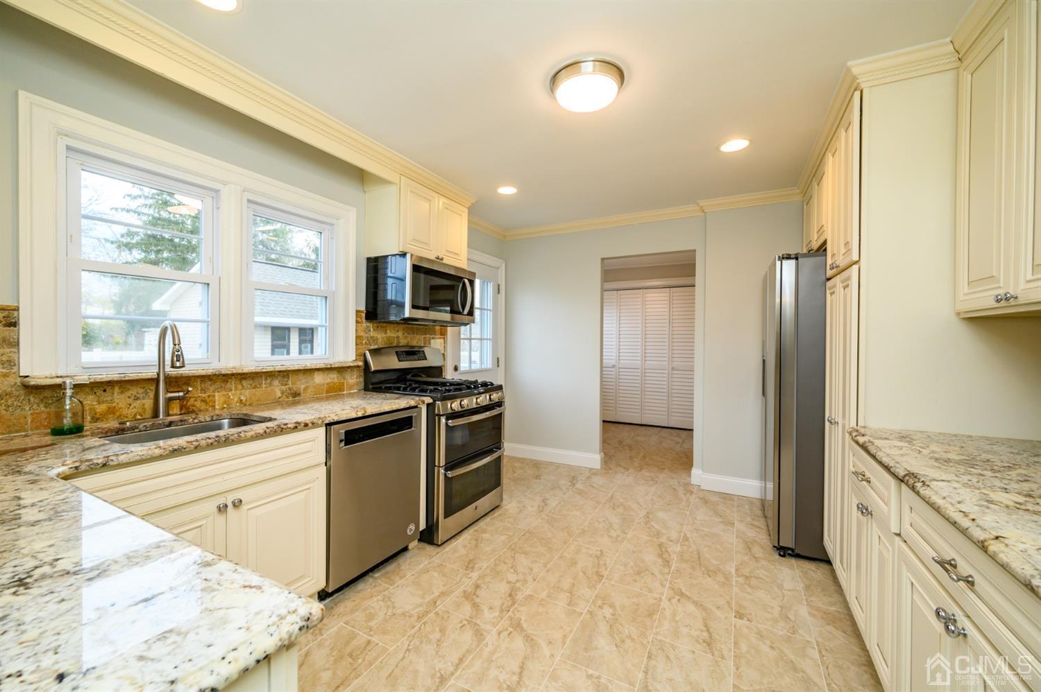 84 Edgar Road Old Bridge, NJ 07747 - Photo 11 of 41 Gallery Image 11