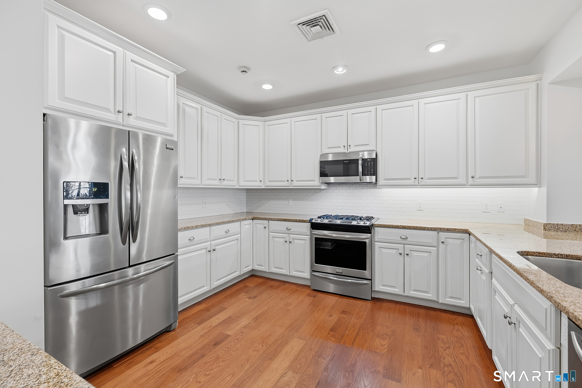 77 Sunset Lane, Unit 215 Ridgefield, CT 06877 - Photo 4 of 39