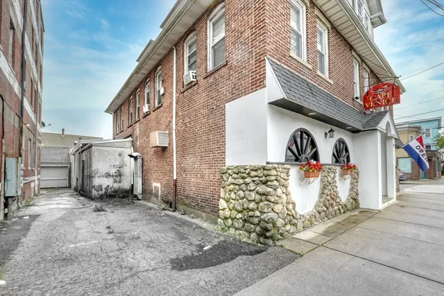 $1,999,000 | 1086-1088 Washington Street, Norwood, MA 02062