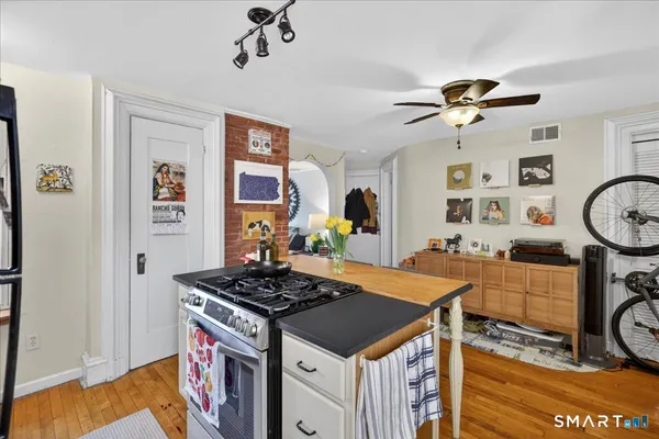 $1,190,000 | 538 Chapel Street, New Haven, CT 06511