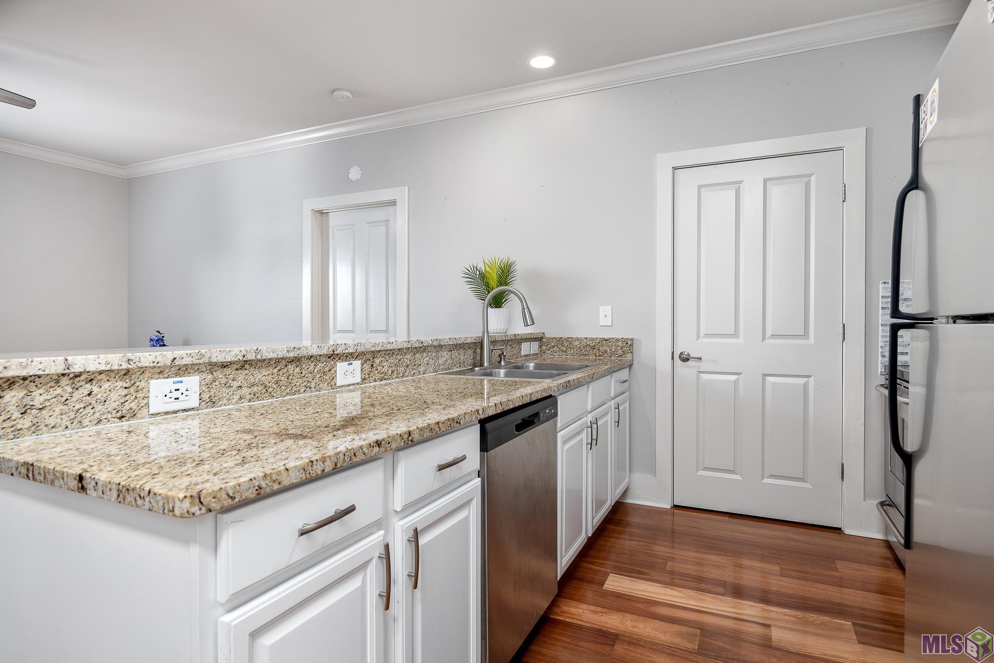 3347 Nicholson Drive, Unit B408 Baton Rouge, LA 70802 - Photo 6 of 16