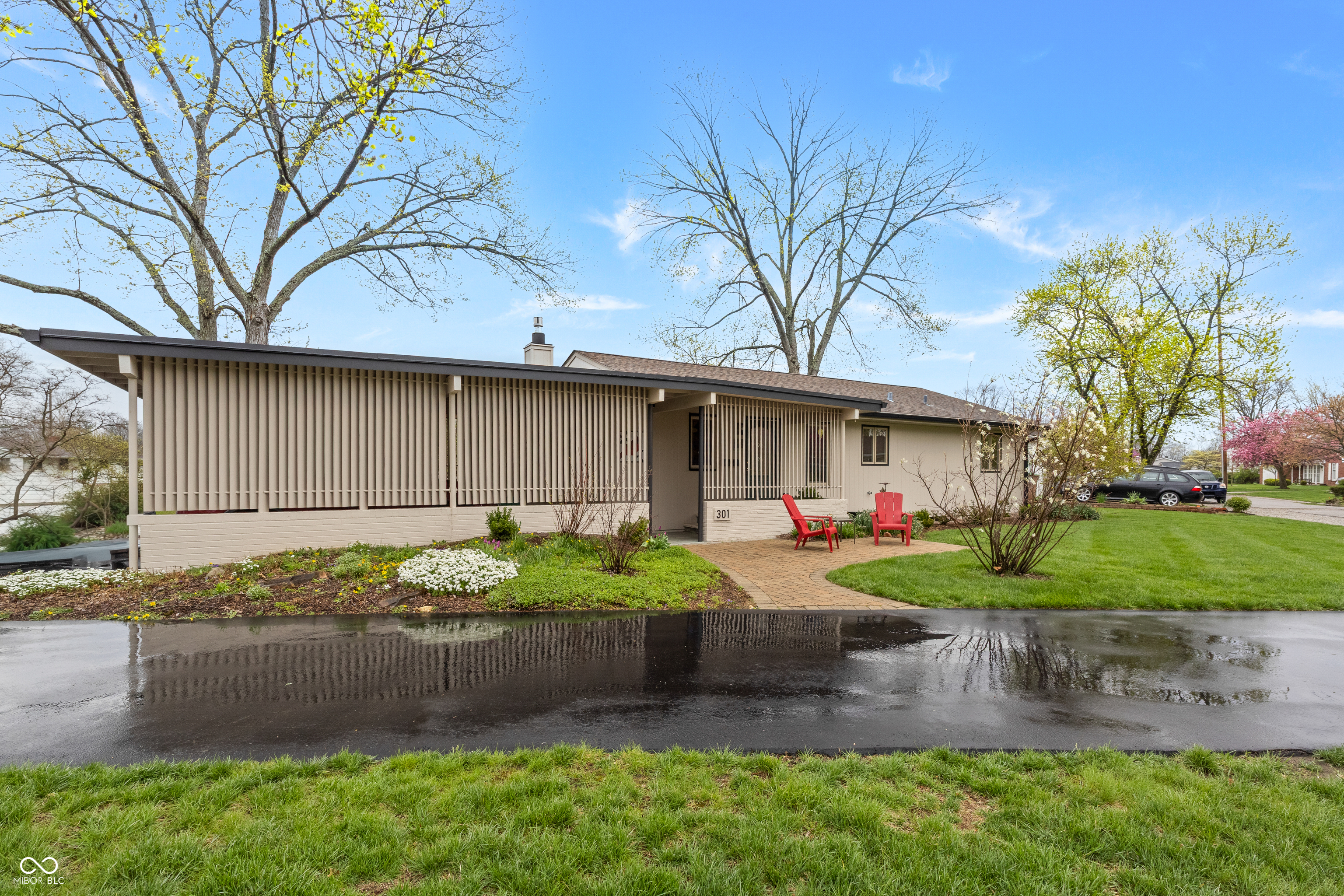 301 Flatrock Drive Columbus, IN 47201 - Photo 3 of 49