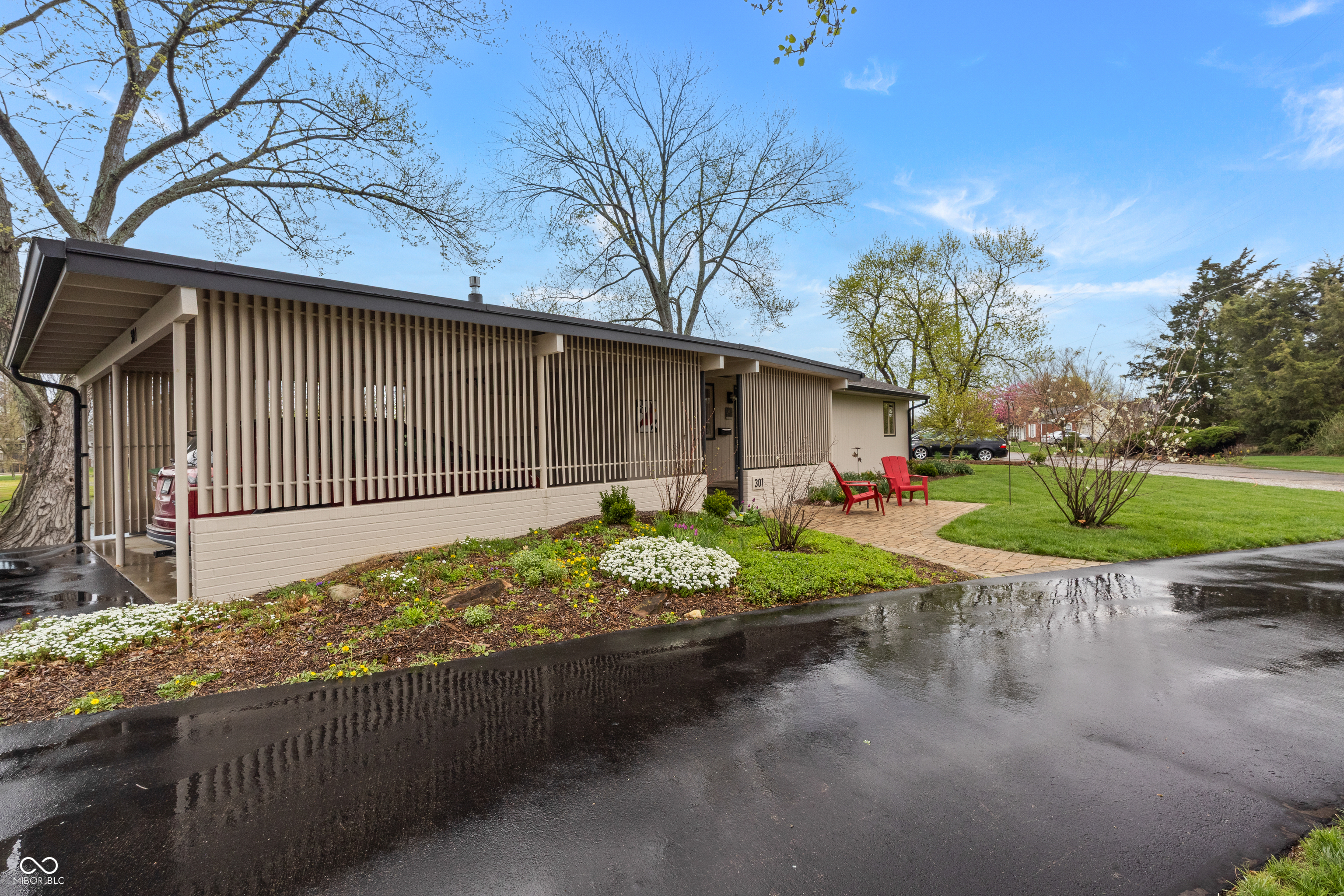 301 Flatrock Drive Columbus, IN 47201 - Photo 4 of 49