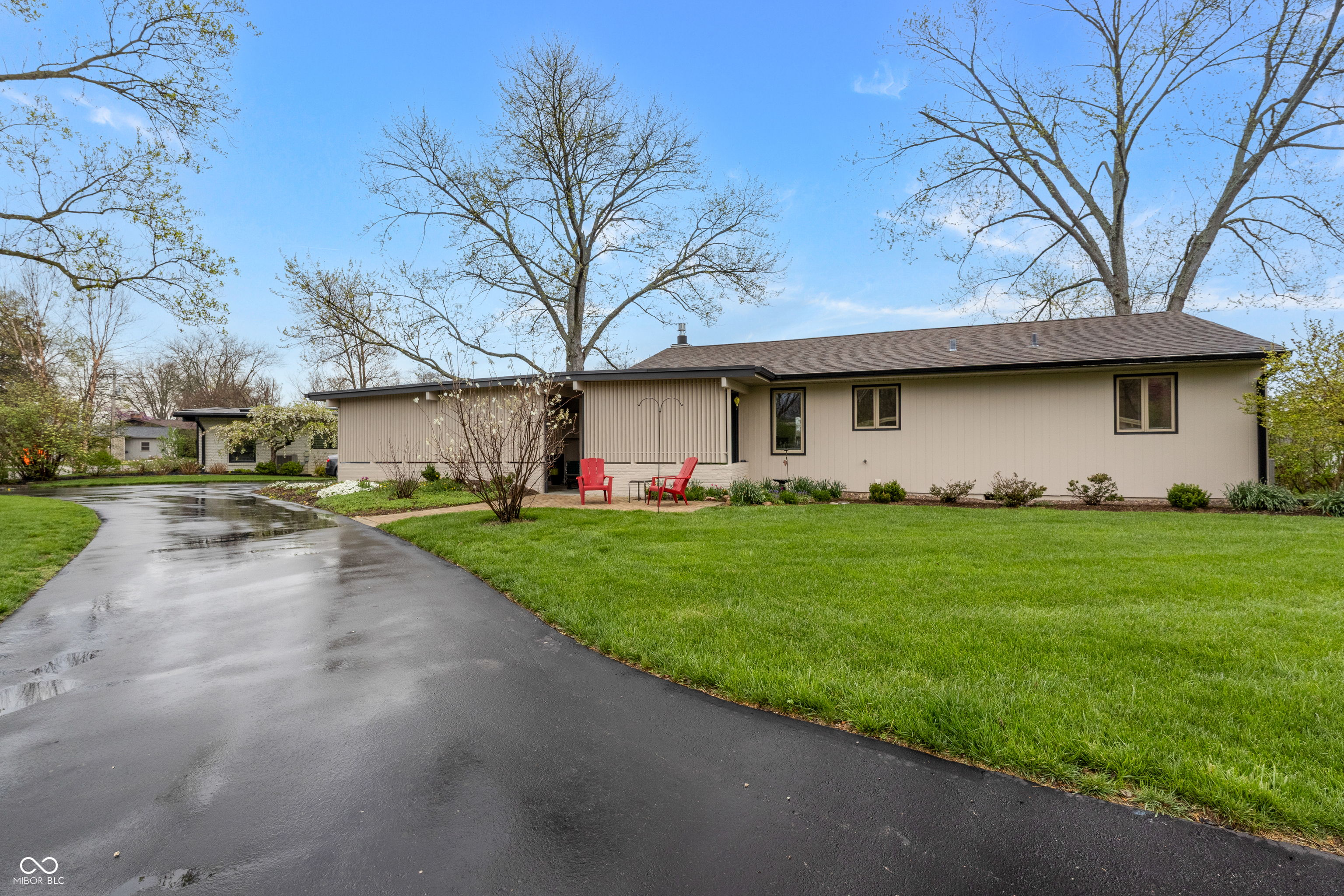 301 Flatrock Drive Columbus, IN 47201 - Photo 5 of 49