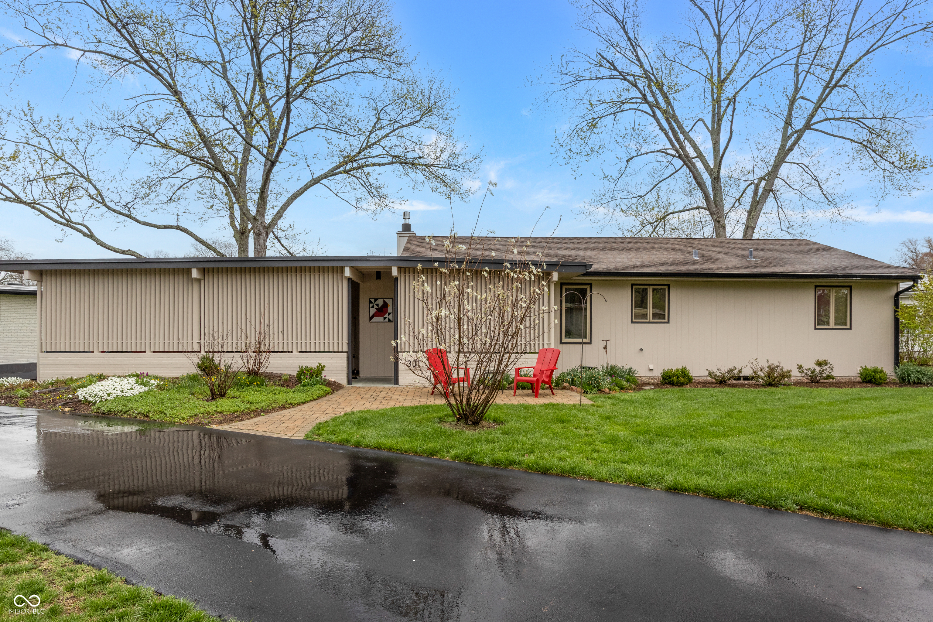 301 Flatrock Drive Columbus, IN 47201 - Photo 6 of 49