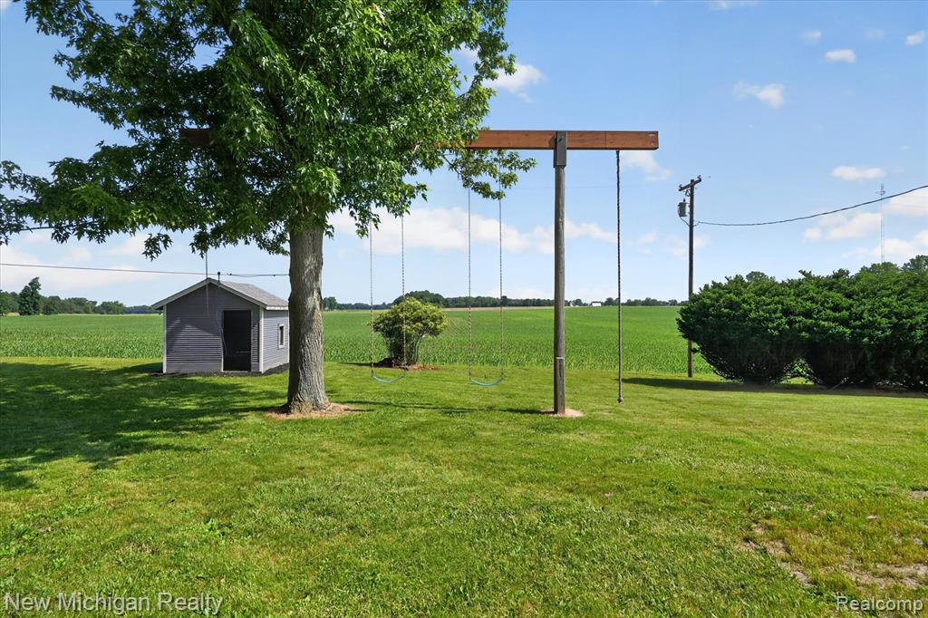 11374 Lahring Road Gaines, MI 48436 - Photo 6 of 66