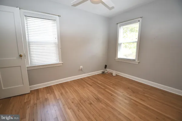 $3,150 | 2847 Fairmont Street, Falls Church, VA 22042