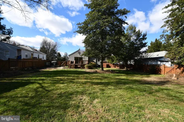 $3,150 | 2847 Fairmont Street, Falls Church, VA 22042