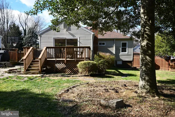 $3,150 | 2847 Fairmont Street, Falls Church, VA 22042