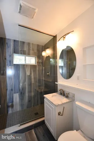 $3,150 | 2847 Fairmont Street, Falls Church, VA 22042