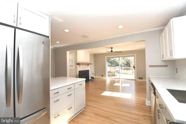 $3,150 | 2847 Fairmont Street, Falls Church, VA 22042