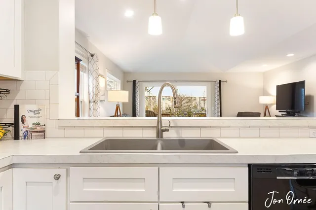 $374,900 | 10058 Prairie Grass Court, Zeeland, MI 49464