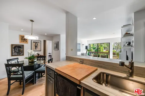$749,000 | 950 North Kings Road, Unit 242, West Hollywood, CA 90069