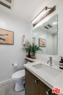 $749,000 | 950 North Kings Road, Unit 242, West Hollywood, CA 90069