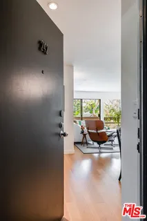 $749,000 | 950 North Kings Road, Unit 242, West Hollywood, CA 90069