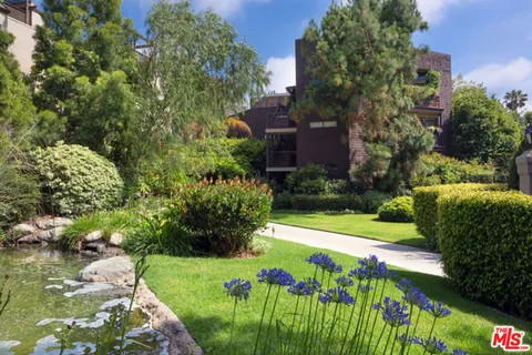 $749,000 | 950 North Kings Road, Unit 242, West Hollywood, CA 90069