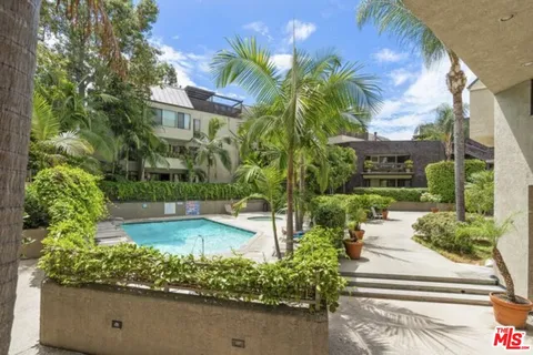 $749,000 | 950 North Kings Road, Unit 242, West Hollywood, CA 90069