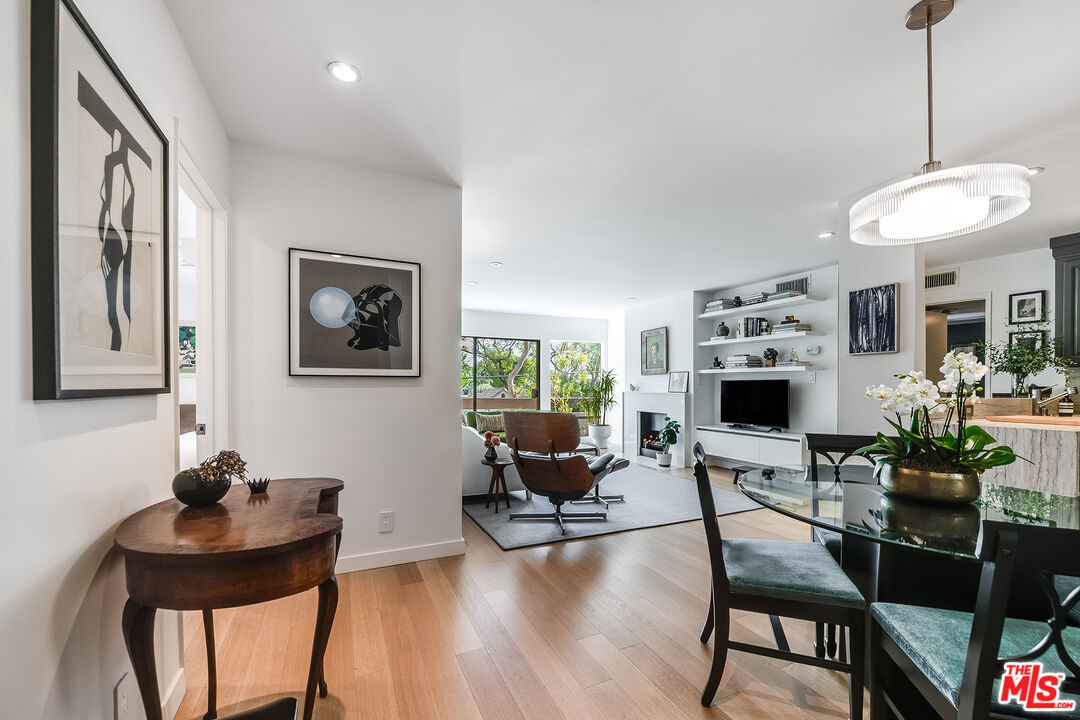 950 North Kings Road, Unit 242 West Hollywood, CA 90069 - Photo 3 of 31