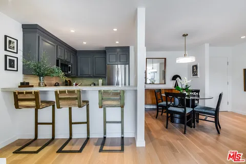 $749,000 | 950 North Kings Road, Unit 242, West Hollywood, CA 90069