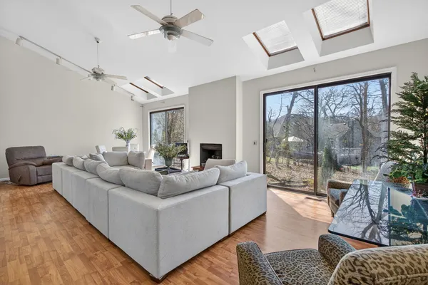$524,900 | 812 Tam O Shanter Circle, Bolingbrook, IL 60440