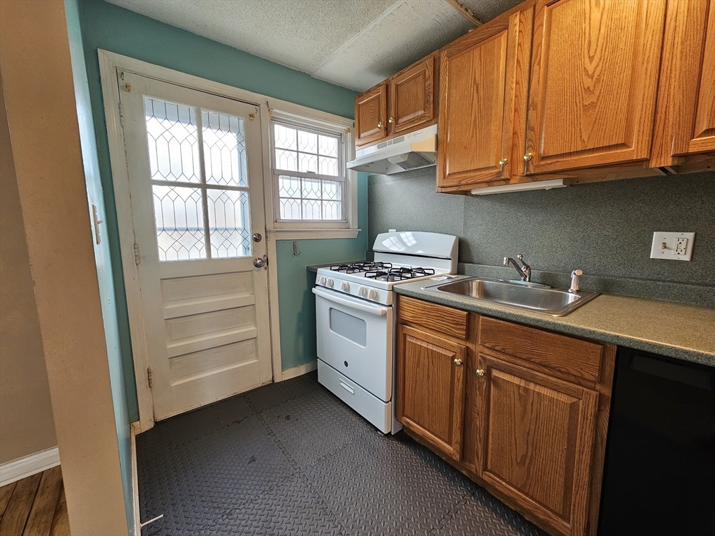 48 Colony Road, Unit 48 West Springfield, MA 01089 - Photo 3 of 15 Gallery Image 3