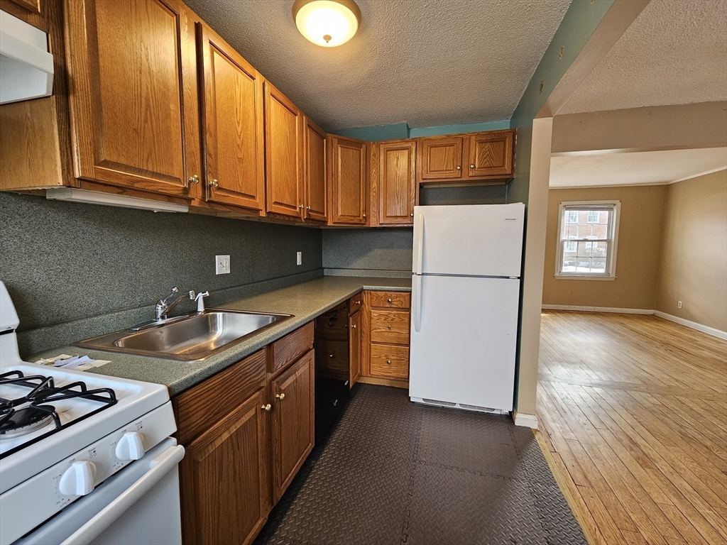 48 Colony Road, Unit 48 West Springfield, MA 01089 - Photo 4 of 15 Gallery Image 4