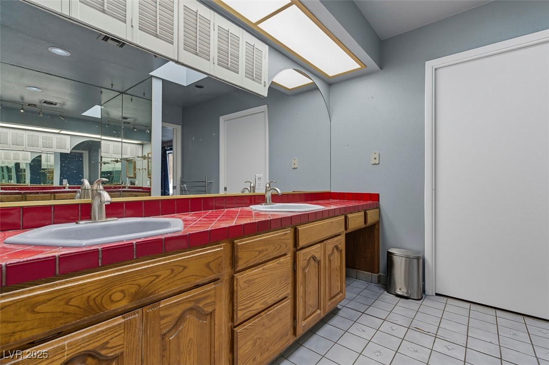 1870 East Viking Road Las Vegas, NV 89169 - Photo 28 of 44