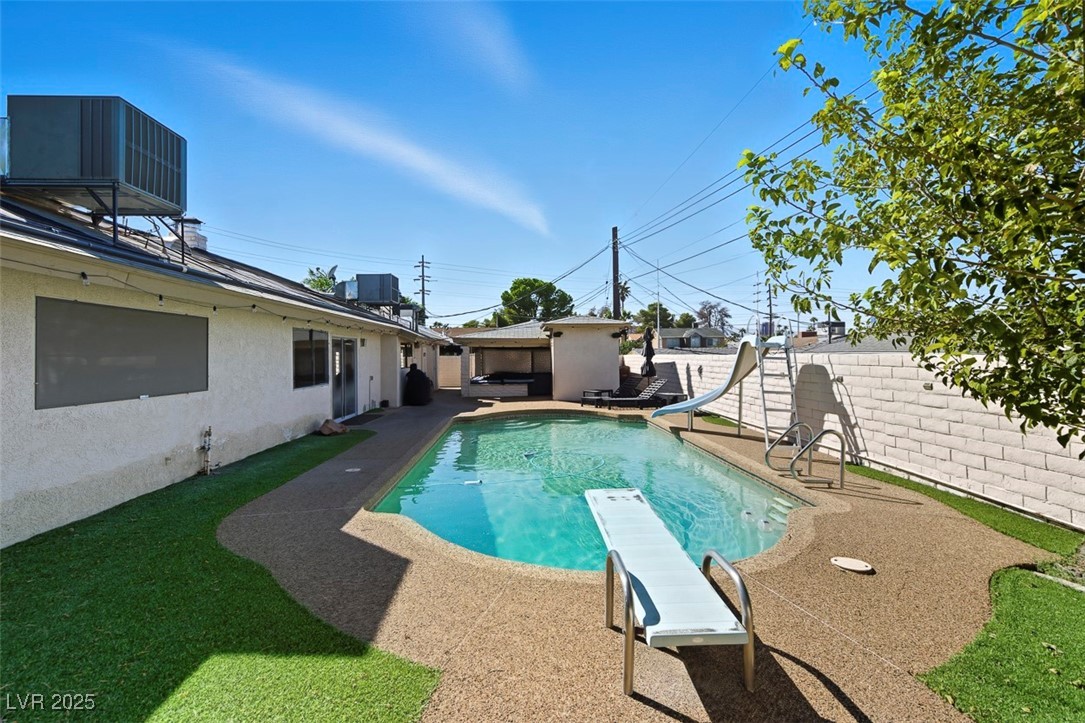 1870 East Viking Road Las Vegas, NV 89169 - Photo 32 of 44 Backyard just waiting to entertain!