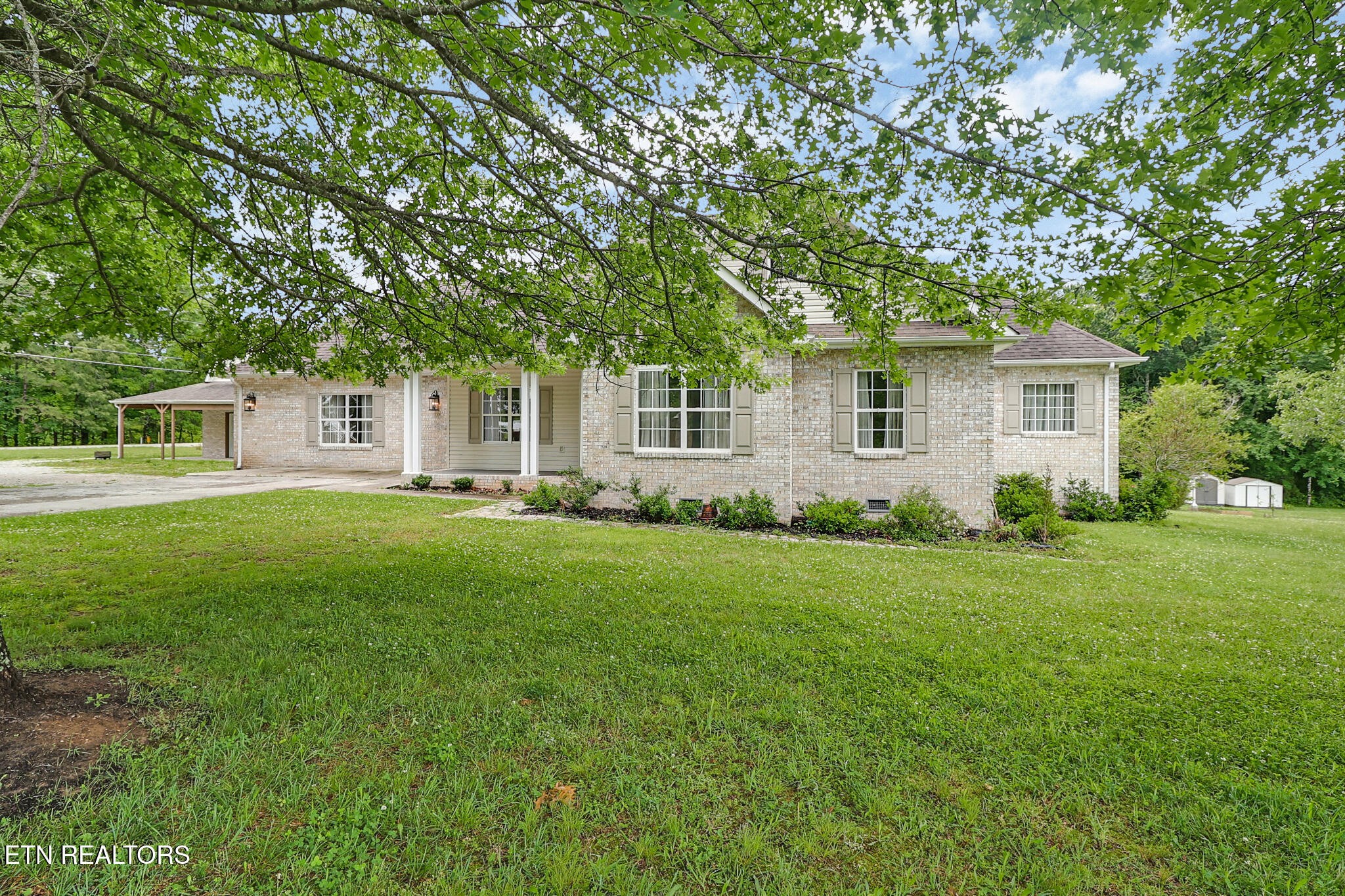809 Buffalo Trail Clarkrange, TN 38553 - Photo 5 of 47