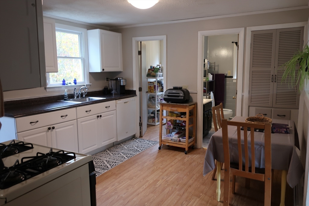 552 Queen Anne Road Harwich, MA 02645 - Photo 3 of 19 Gallery Image 3