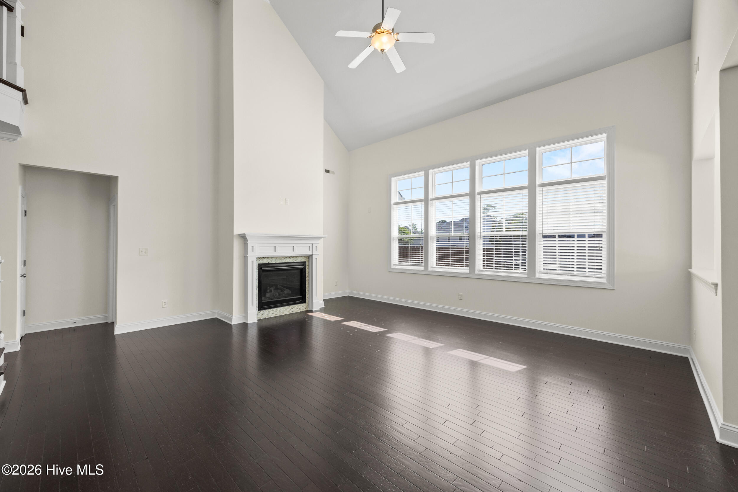 104 Bethea Street Holly Ridge, NC 28445 - Photo 29 of 87 18_living room