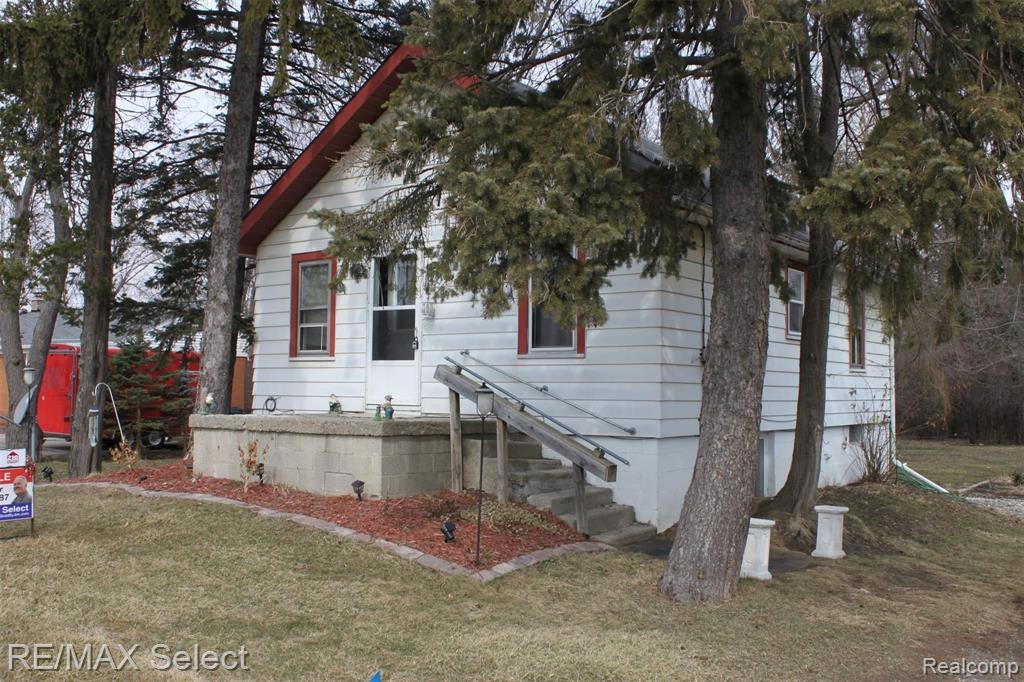 5146 Lennon Road Flint, MI 48507 - Photo 13 of 21