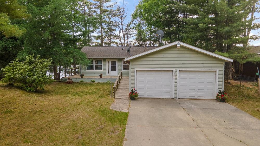 632 Ridge Road Harrison, MI 48625 - Photo 1 of 51