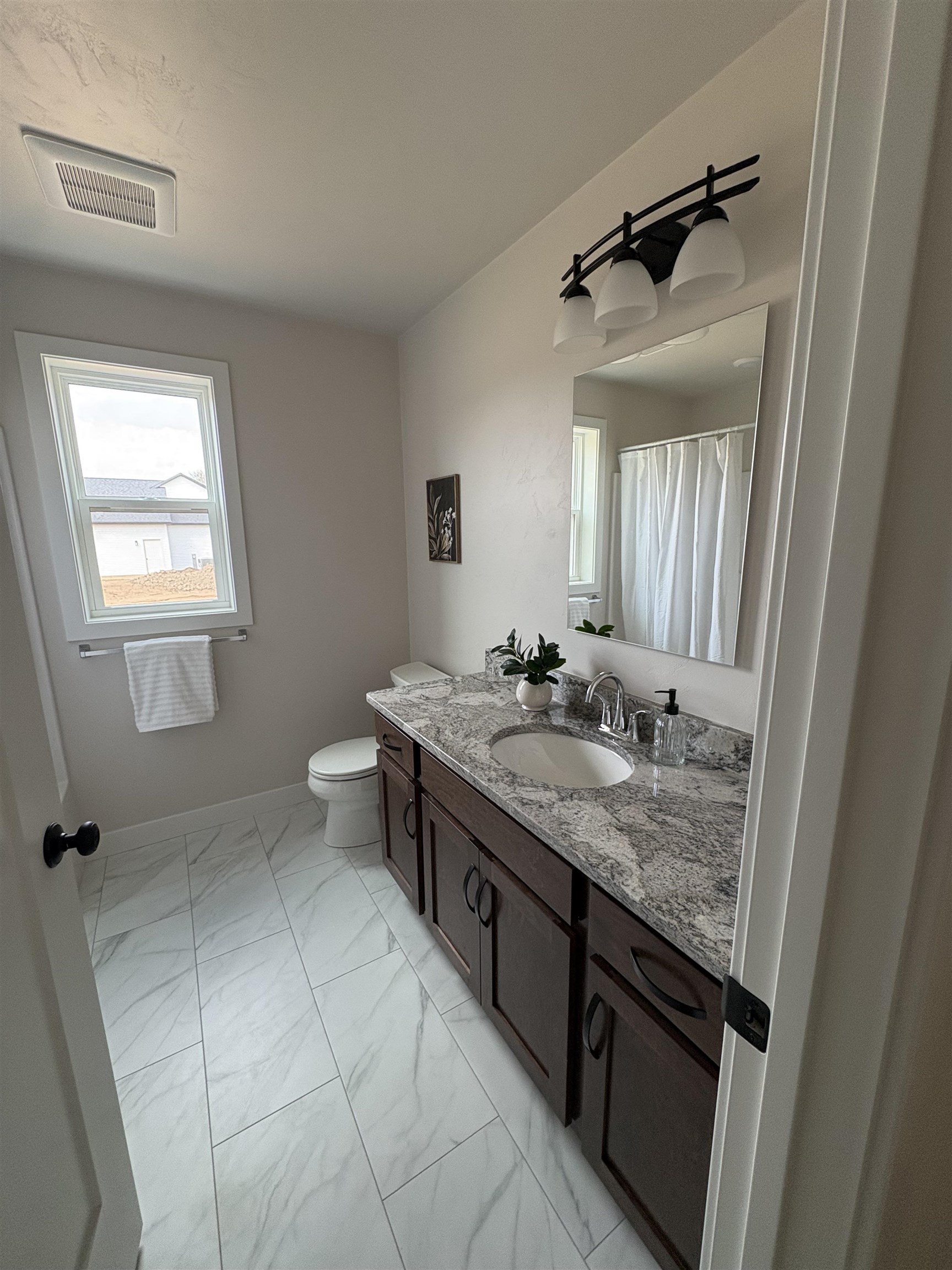 N3983 Wettering Way Kaukauna, WI 54130 - Photo 8 of 33