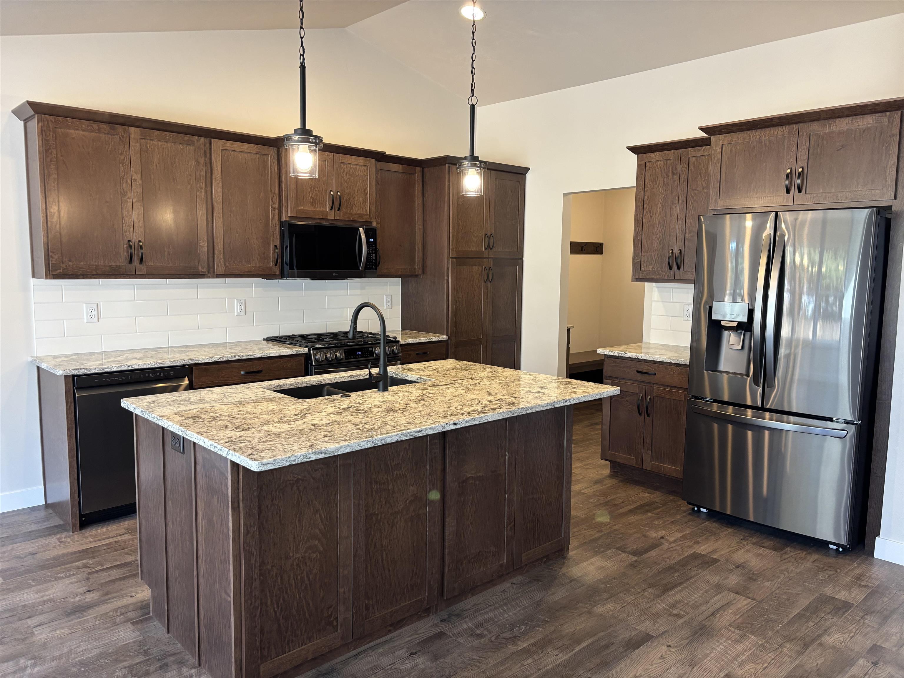 N3983 Wettering Way Kaukauna, WI 54130 - Photo 10 of 33