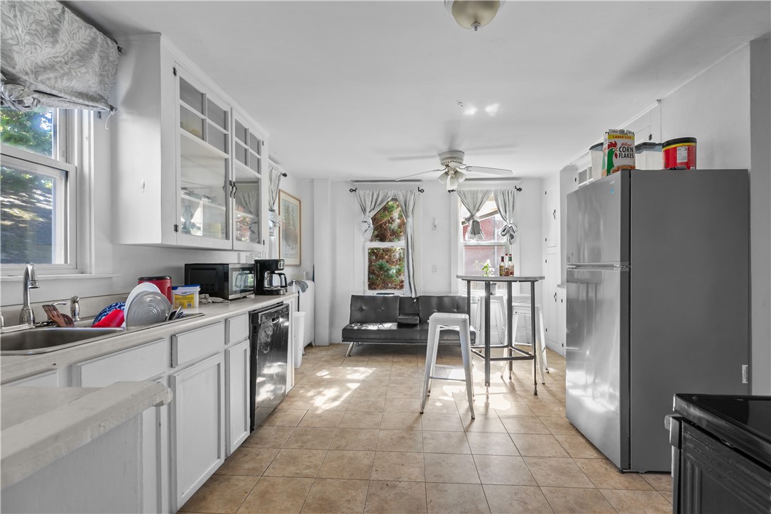 21 Slocum Street Newport, RI 02840 - Photo 34 of 49