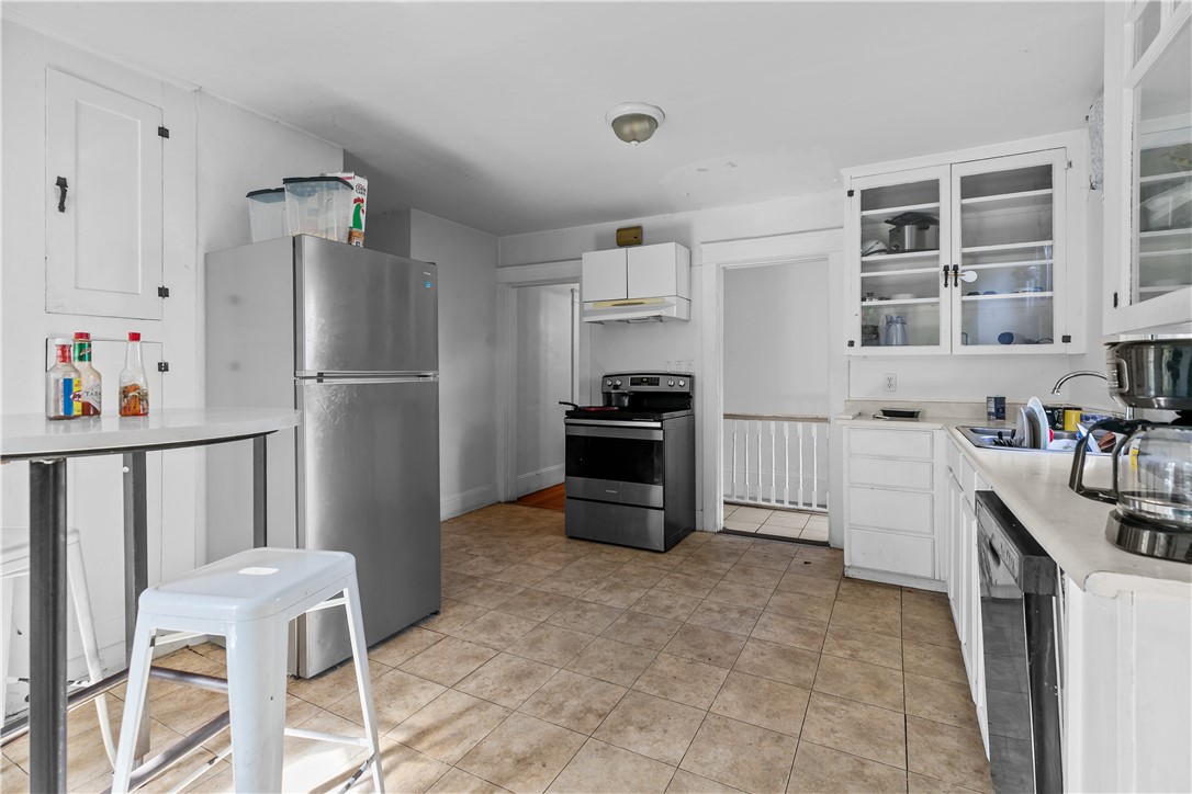 21 Slocum Street Newport, RI 02840 - Photo 36 of 49