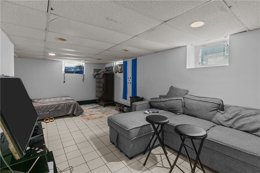 21 Slocum Street Newport, RI 02840 - Photo 44 of 49