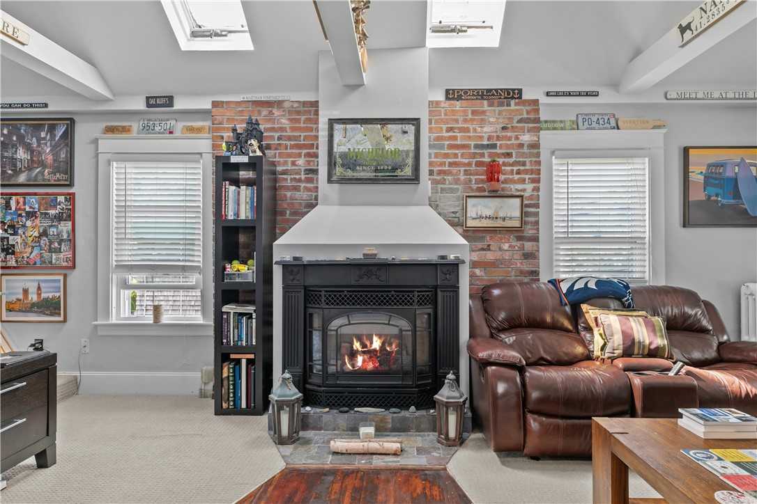 21 Slocum Street Newport, RI 02840 - Photo 9 of 49