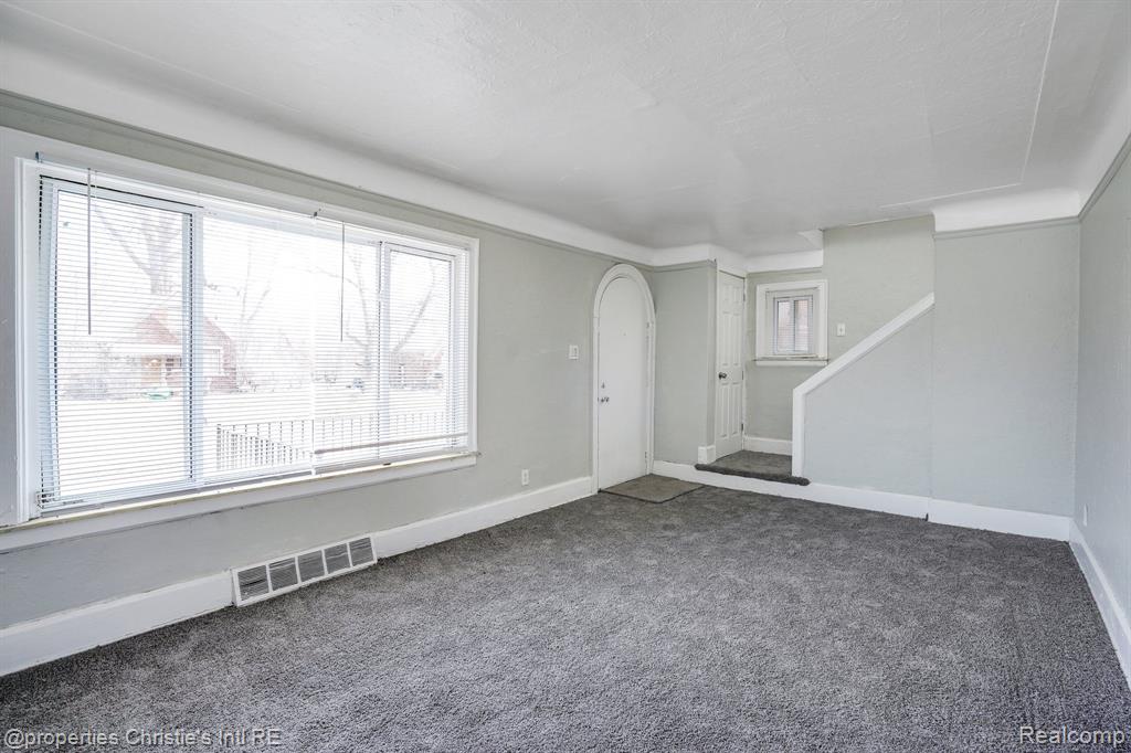 15095 Prest Street Detroit, MI 48227 - Photo 3 of 14
